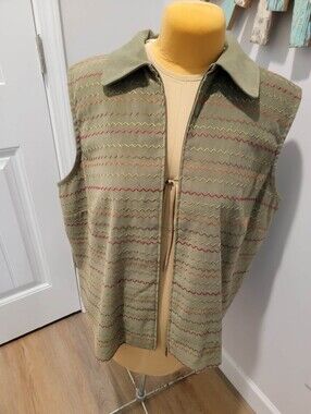 Alfred Dunner Plus Sz 20W Sage Green Knit Sleeveless Vest w/Embroidered Chevron